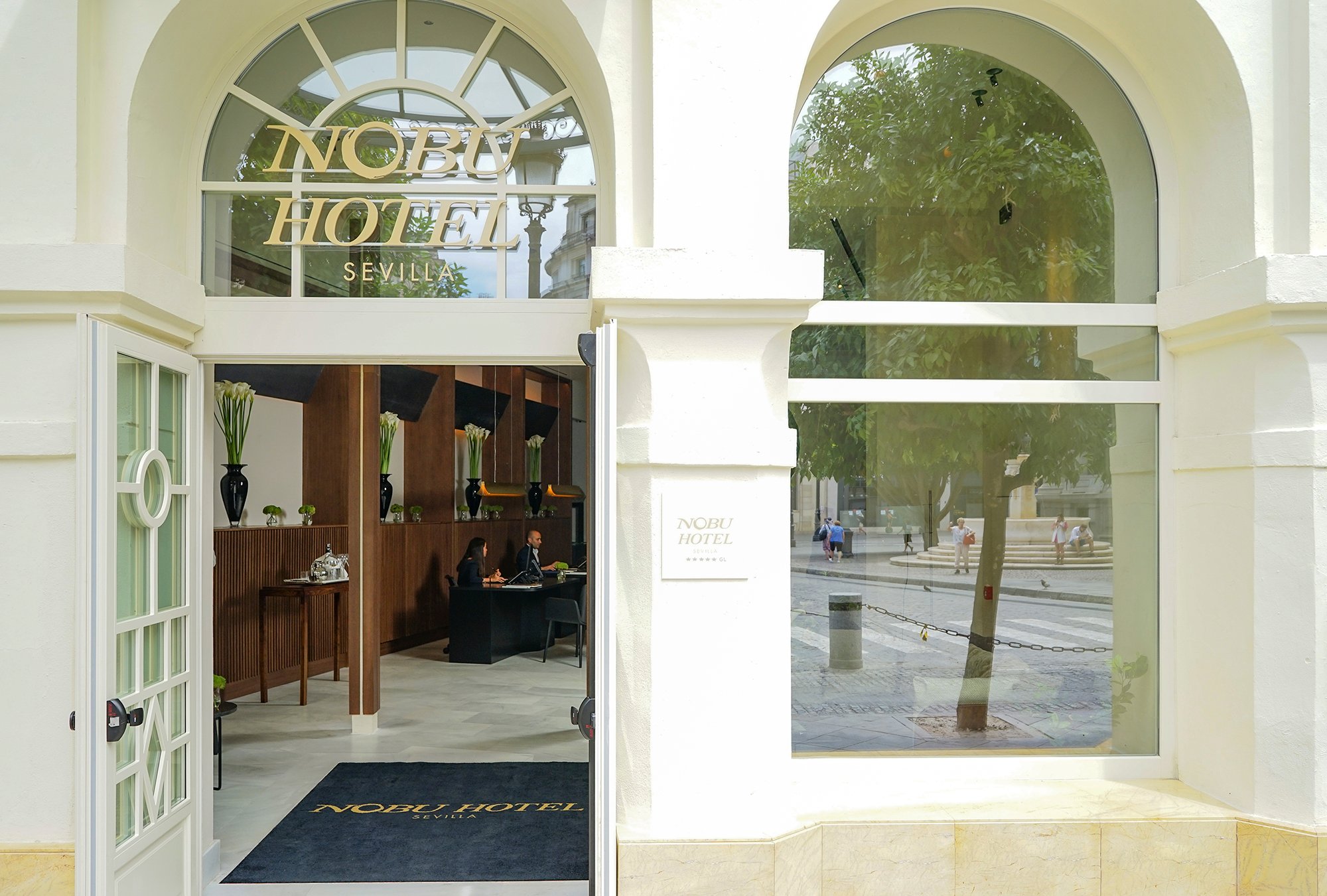 Nobu Hotel Sevilla Entrance